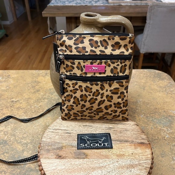 Scout Handbags - NWT Scout Sally Go Lightly Crossbody Bag